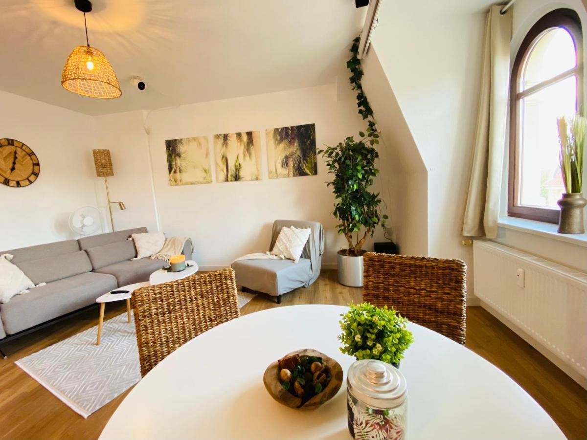 Home Cinema - Balcony - Wi-Fi & Streams Magdeburg Luaran gambar