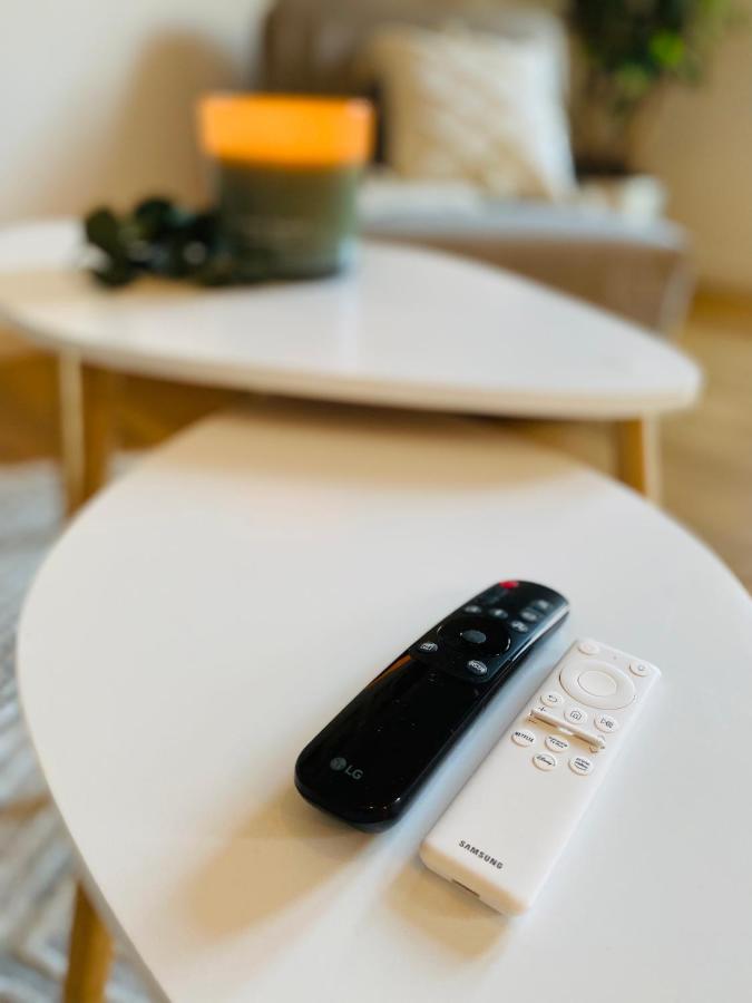 Home Cinema - Balcony - Wi-Fi & Streams Magdeburg Luaran gambar