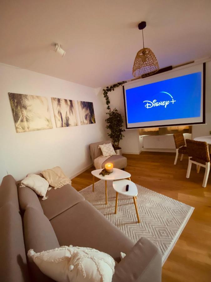 Home Cinema - Balcony - Wi-Fi & Streams Magdeburg Luaran gambar